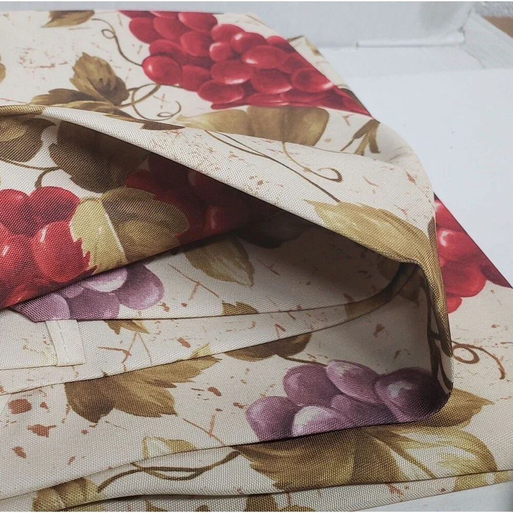 1 Printed Fabric Tablecloth, 60